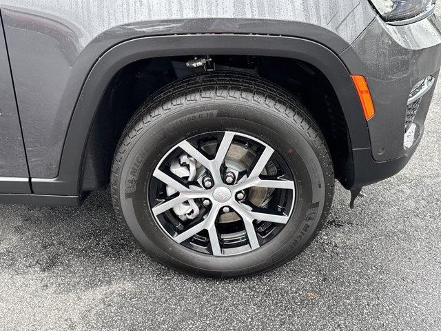 new 2025 Jeep Grand Cherokee car, priced at $48,363