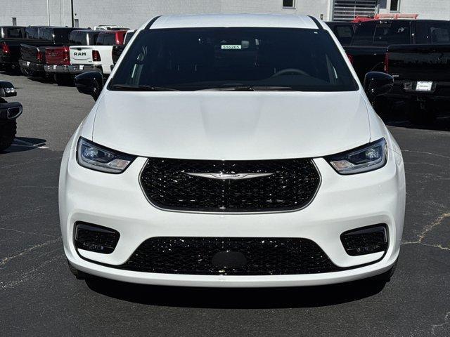 new 2026 Chrysler Pacifica car, priced at $41,182