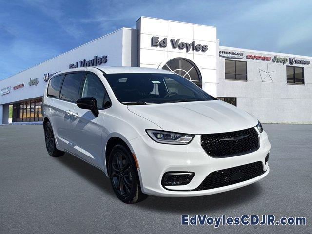 new 2026 Chrysler Pacifica car, priced at $42,432