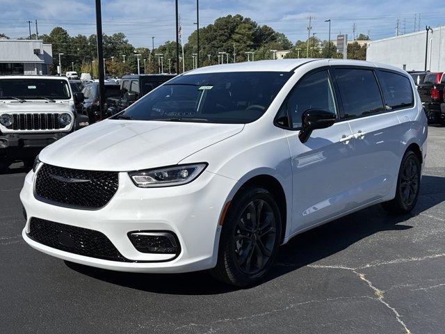 new 2026 Chrysler Pacifica car, priced at $41,182