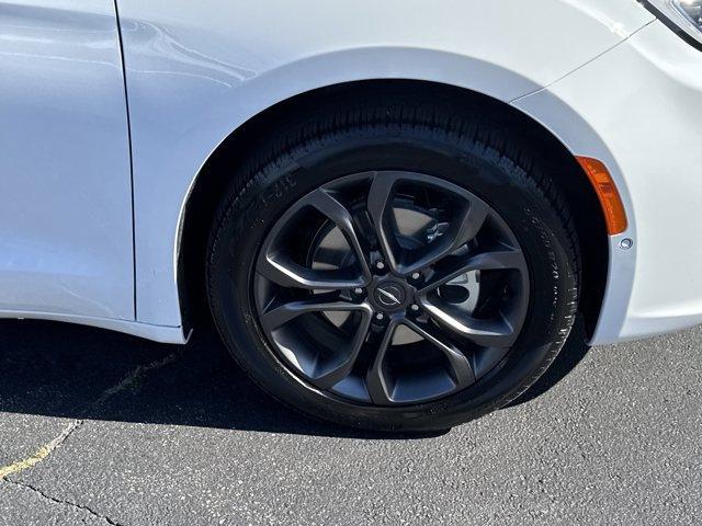 new 2026 Chrysler Pacifica car, priced at $41,182