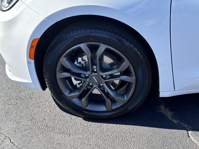 new 2026 Chrysler Pacifica car, priced at $41,182