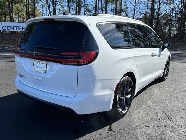 new 2024 Chrysler Pacifica car, priced at $46,985