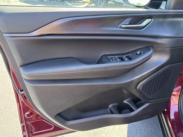 new 2025 Jeep Grand Cherokee car, priced at $39,980