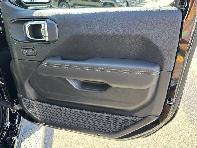 new 2025 Jeep Gladiator car, priced at $44,730