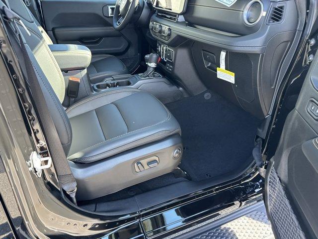 new 2025 Jeep Gladiator car, priced at $44,730