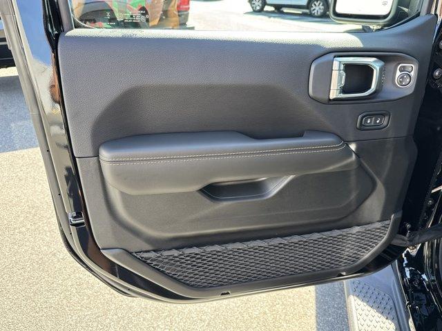 new 2025 Jeep Gladiator car, priced at $44,730