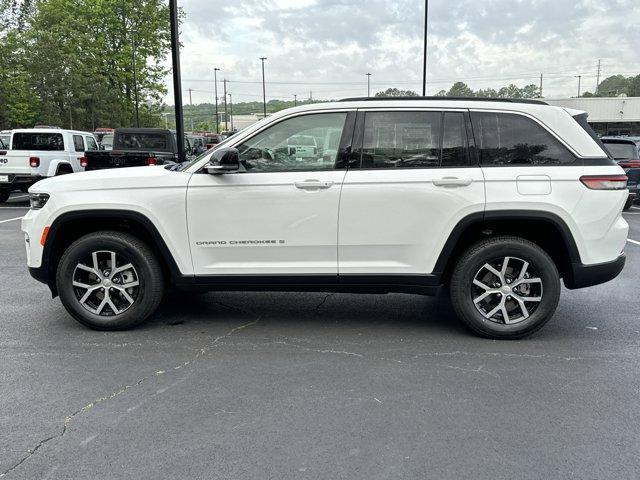 new 2025 Jeep Grand Cherokee car, priced at $48,628