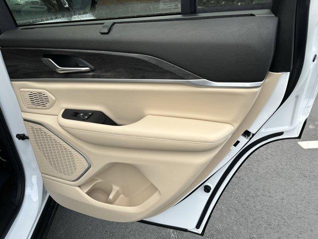 new 2025 Jeep Grand Cherokee car, priced at $48,628