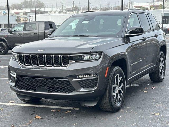 new 2025 Jeep Grand Cherokee car, priced at $42,920