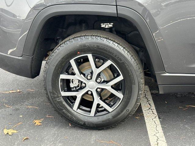 new 2025 Jeep Grand Cherokee car, priced at $42,920