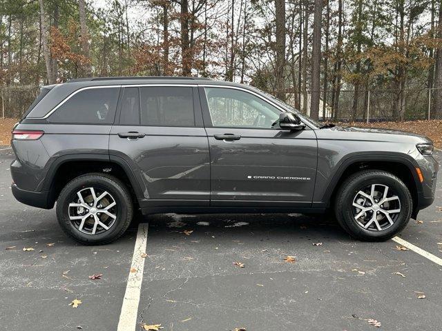 new 2025 Jeep Grand Cherokee car, priced at $42,920