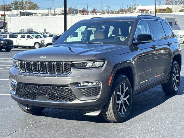 new 2025 Jeep Grand Cherokee car, priced at $42,920