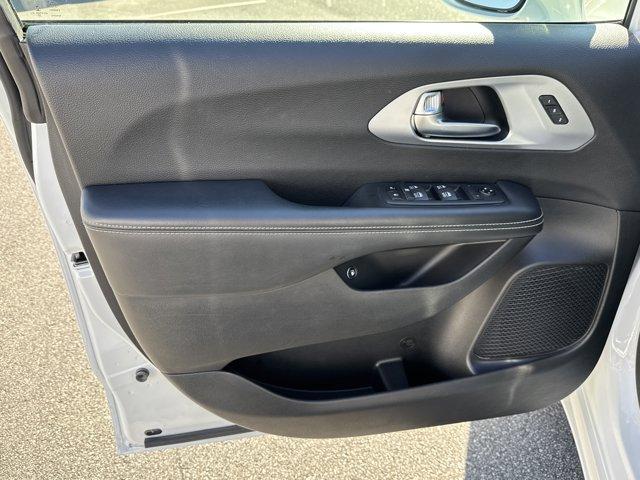 used 2021 Chrysler Pacifica Hybrid car, priced at $25,529