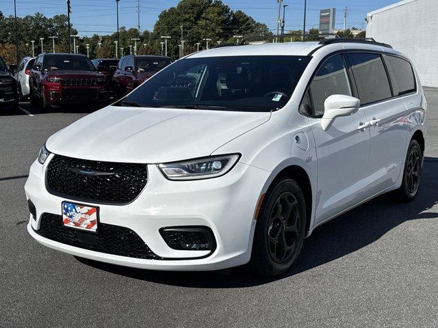 used 2021 Chrysler Pacifica Hybrid car, priced at $25,529