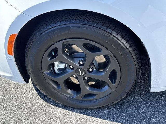 used 2021 Chrysler Pacifica Hybrid car, priced at $25,529