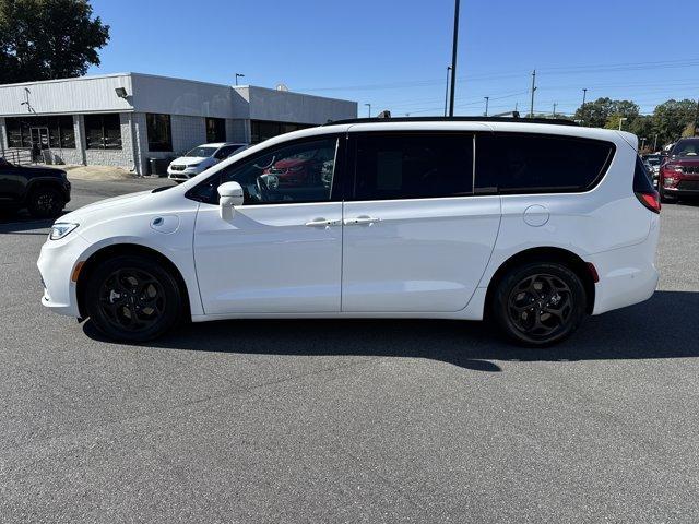 used 2021 Chrysler Pacifica Hybrid car, priced at $25,529