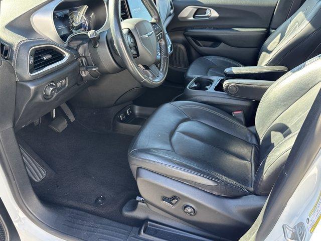 used 2021 Chrysler Pacifica Hybrid car, priced at $25,529