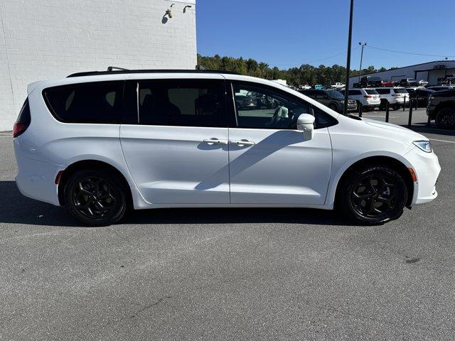 used 2021 Chrysler Pacifica Hybrid car, priced at $25,529