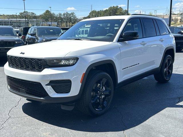 new 2024 Jeep Grand Cherokee car, priced at $41,924