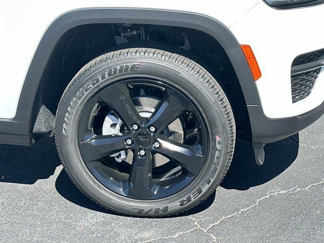new 2024 Jeep Grand Cherokee car, priced at $40,830