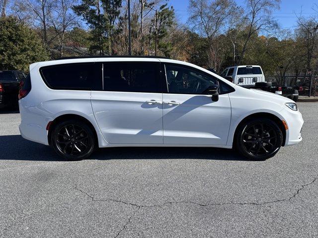 new 2026 Chrysler Pacifica car, priced at $41,970