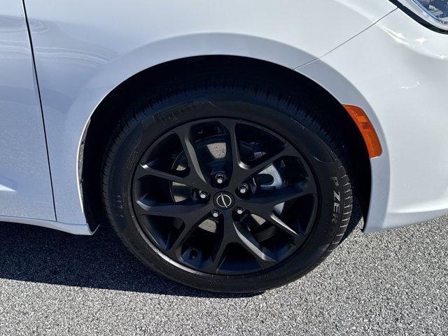 new 2026 Chrysler Pacifica car, priced at $41,970