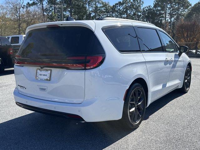 new 2026 Chrysler Pacifica car, priced at $41,970