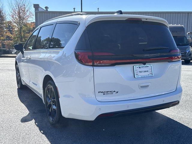 new 2026 Chrysler Pacifica car, priced at $41,970