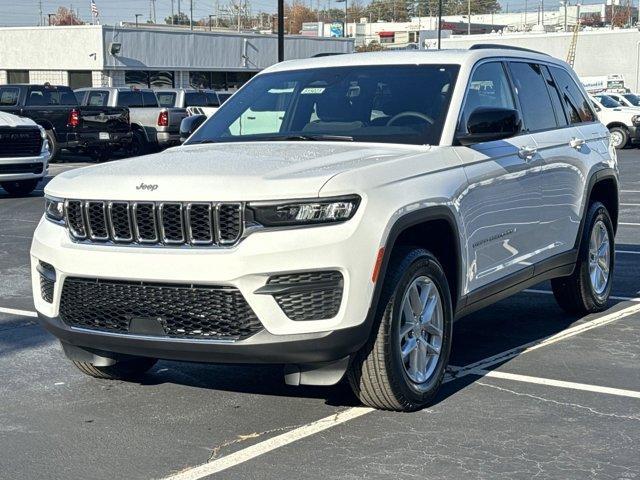 new 2025 Jeep Grand Cherokee car, priced at $39,080