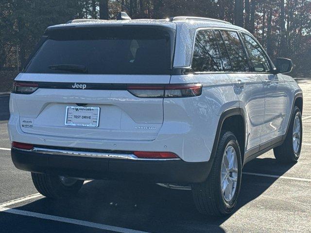 new 2025 Jeep Grand Cherokee car, priced at $39,080