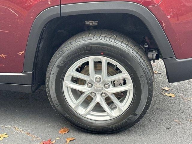 new 2025 Jeep Grand Cherokee car, priced at $39,675