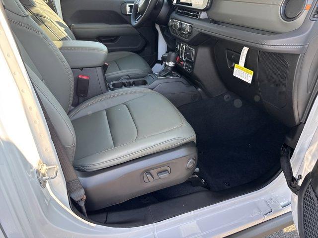 new 2025 Jeep Gladiator car, priced at $47,998