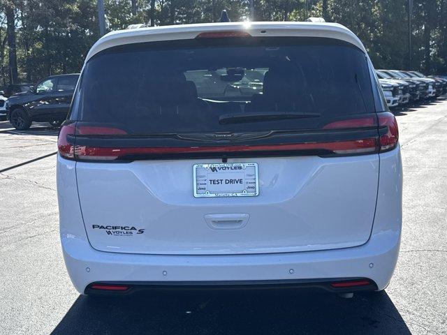 new 2026 Chrysler Pacifica car, priced at $43,968