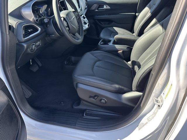 new 2026 Chrysler Pacifica car, priced at $43,968