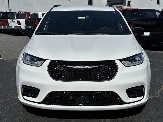 new 2026 Chrysler Pacifica car, priced at $43,968