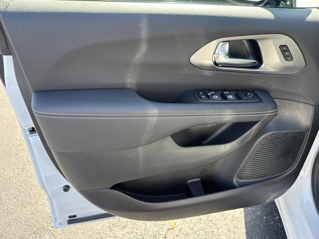 new 2026 Chrysler Pacifica car, priced at $43,968