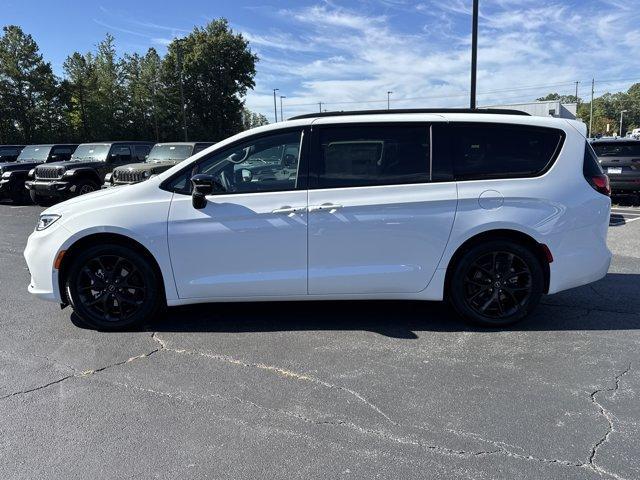 new 2026 Chrysler Pacifica car, priced at $43,968