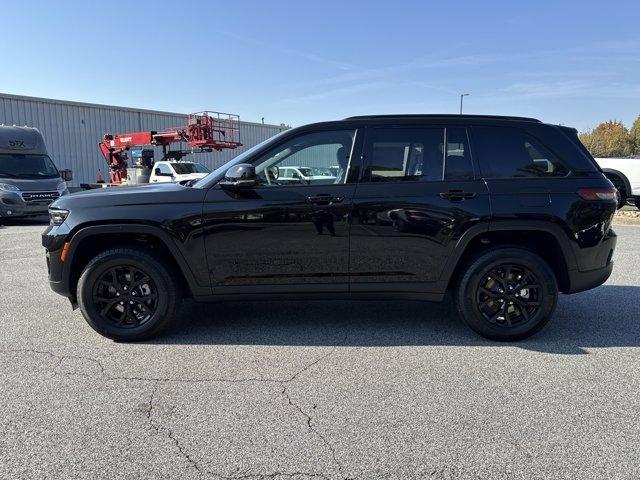 new 2025 Jeep Grand Cherokee car, priced at $41,157