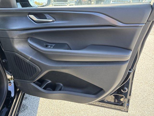 new 2025 Jeep Grand Cherokee car, priced at $41,157