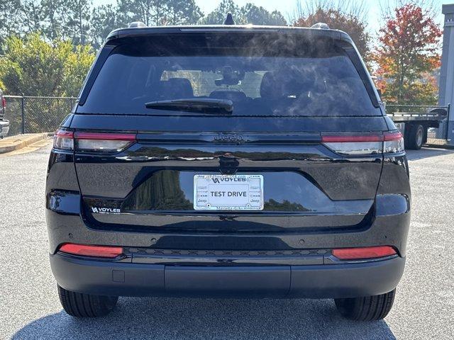 new 2025 Jeep Grand Cherokee car, priced at $41,157