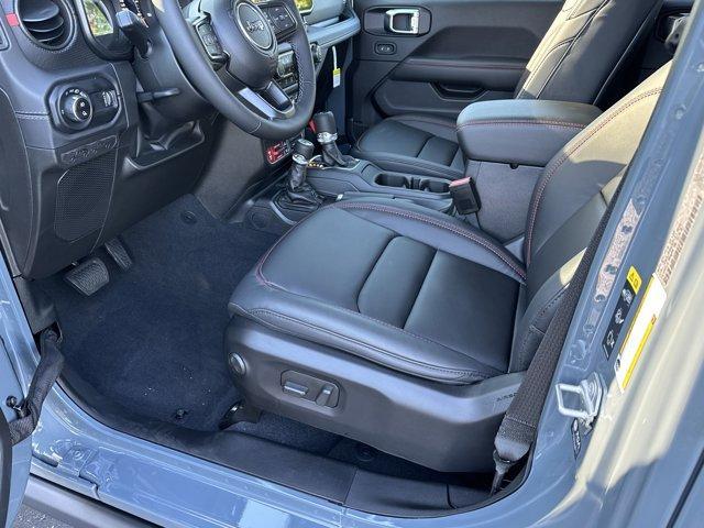 new 2025 Jeep Gladiator car, priced at $52,070