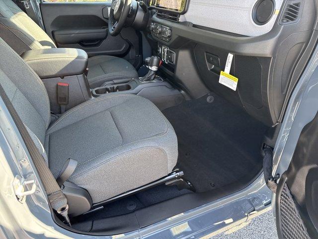 new 2025 Jeep Wrangler car, priced at $41,456