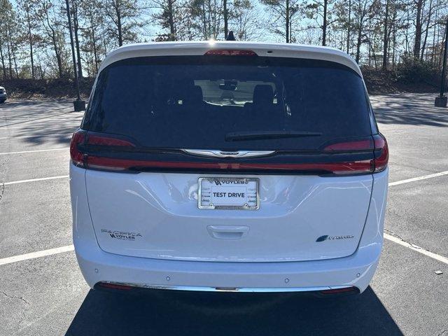 new 2025 Chrysler Pacifica Hybrid car, priced at $44,530