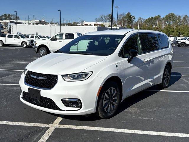 new 2025 Chrysler Pacifica Hybrid car, priced at $44,530