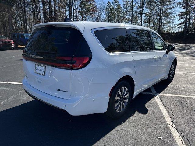 new 2025 Chrysler Pacifica Hybrid car, priced at $44,530