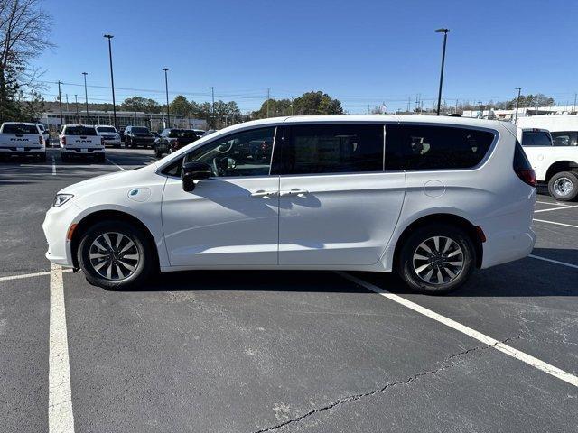 new 2025 Chrysler Pacifica Hybrid car, priced at $44,530