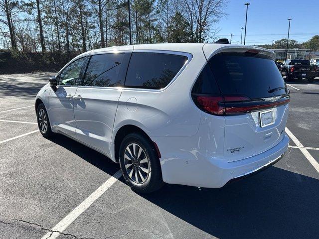 new 2025 Chrysler Pacifica Hybrid car, priced at $44,530