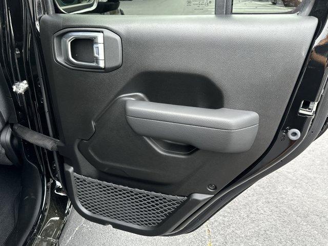 new 2025 Jeep Wrangler car, priced at $39,297