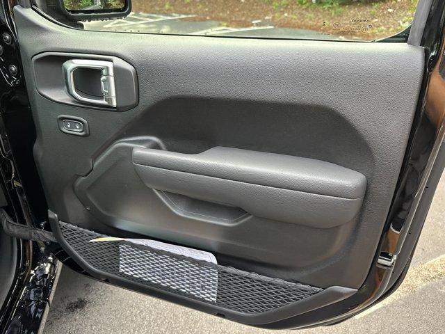 new 2025 Jeep Wrangler car, priced at $46,948